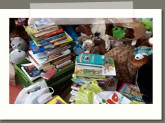 Zbiórka pluszaków i książek