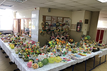 Kiermasz Wielkanocny na rzecz dzieci z Ukrainy w naszej szkole
