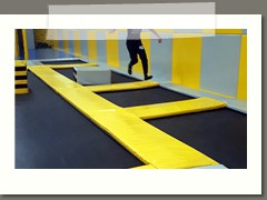 Wycieczka klas 6 do kina i Parku Trampolin