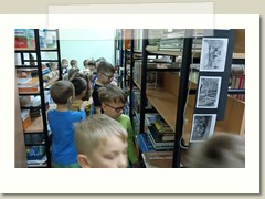 W szkolnej bibliotece