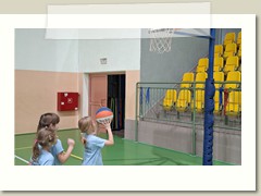 Zabawy na hali sportowej