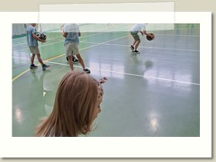 Zabawy na hali sportowej