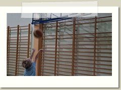 Zabawy na hali sportowej