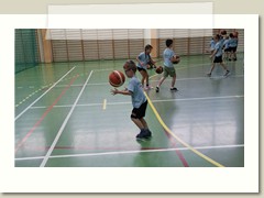 Zabawy na hali sportowej